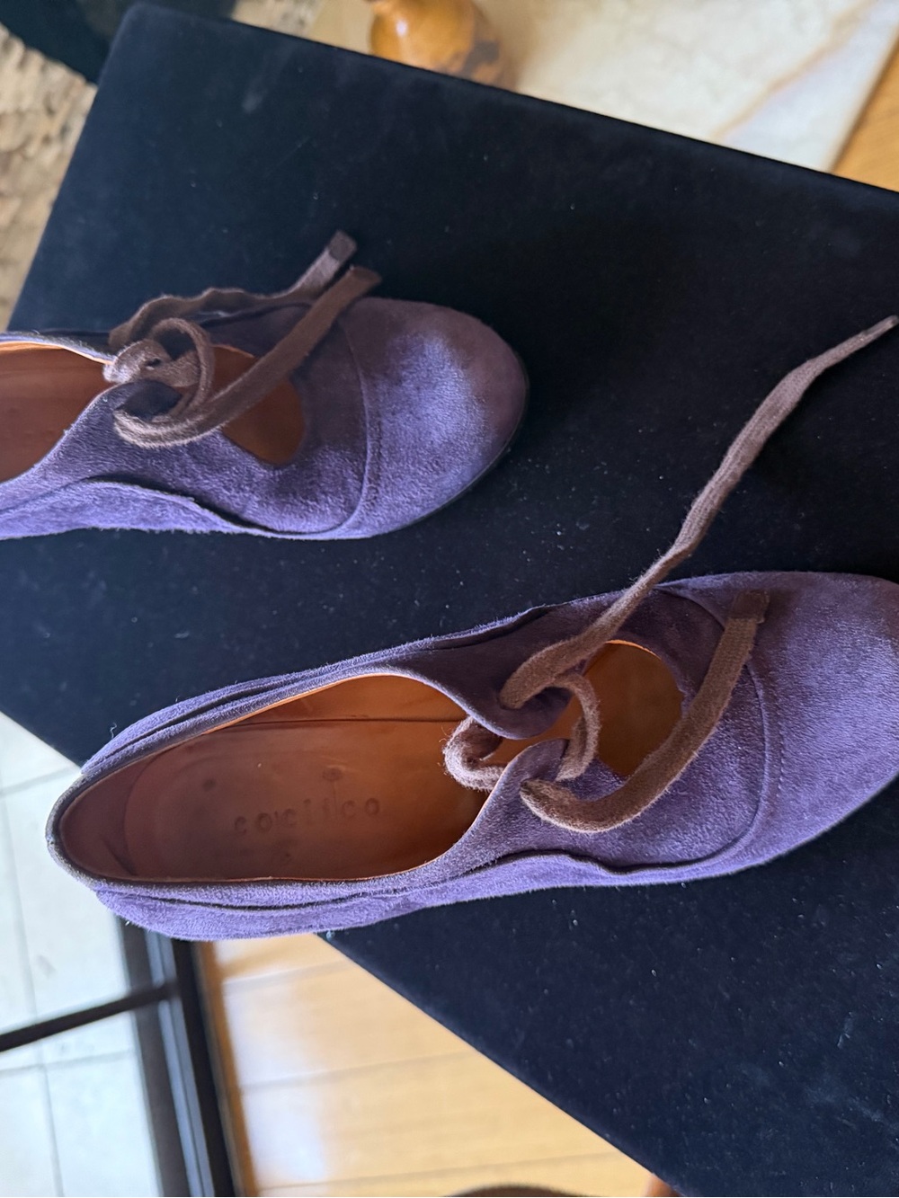 Retro. Fabulous and chic Purple Suede Lace-Up Shoes
